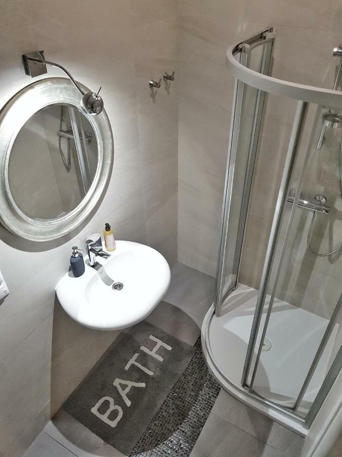 Warsaw Royal Stay Aleja Jana Pawla II ภายนอก รูปภาพ